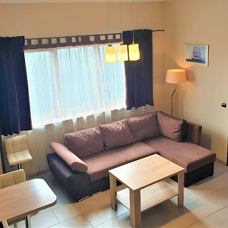 Apart Apartment *