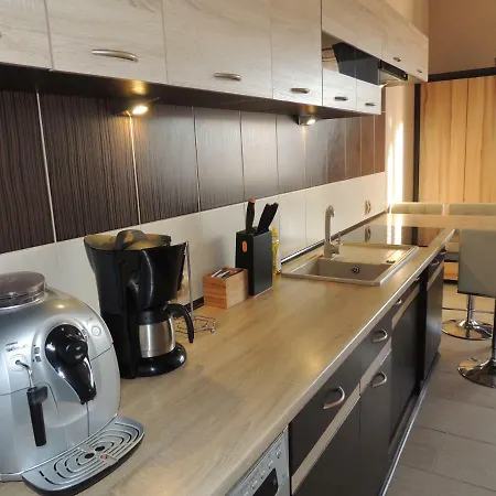 Apart Apartment *