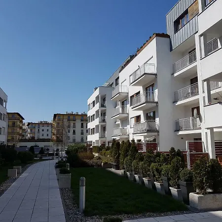 Apart Apartment *